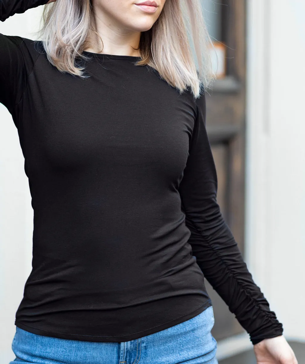 KAYLA fitted tee in Black