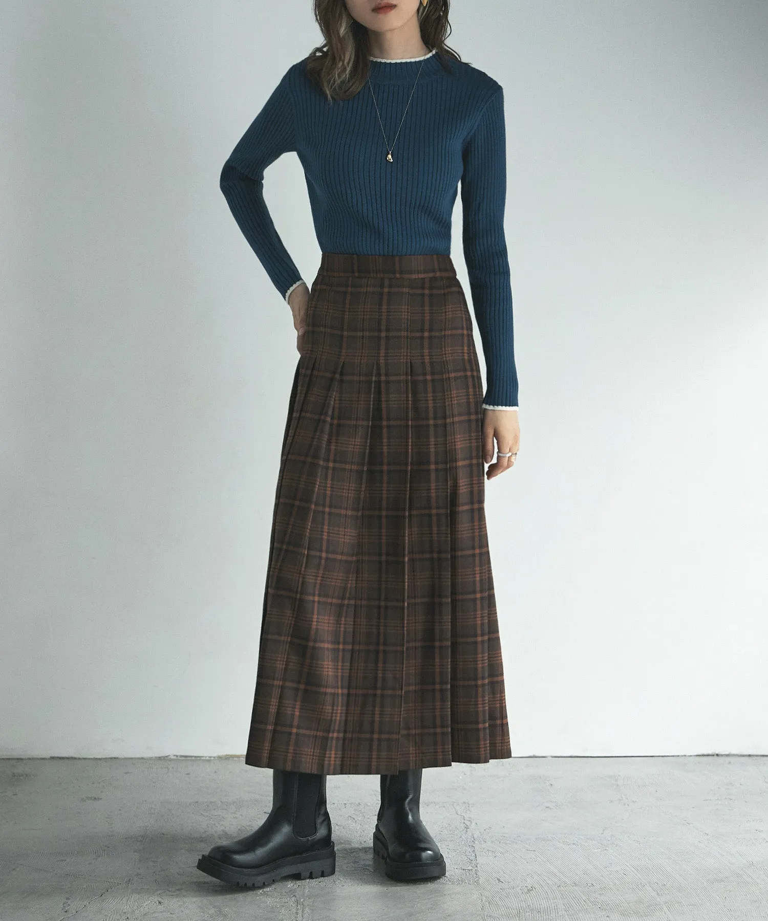 Ringer neck long sleeve rib knit