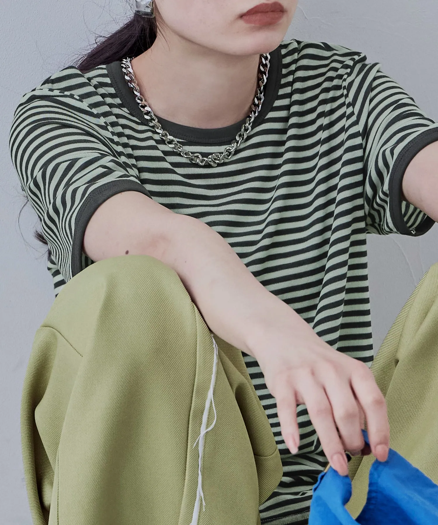 Ringer neck sheer border tee