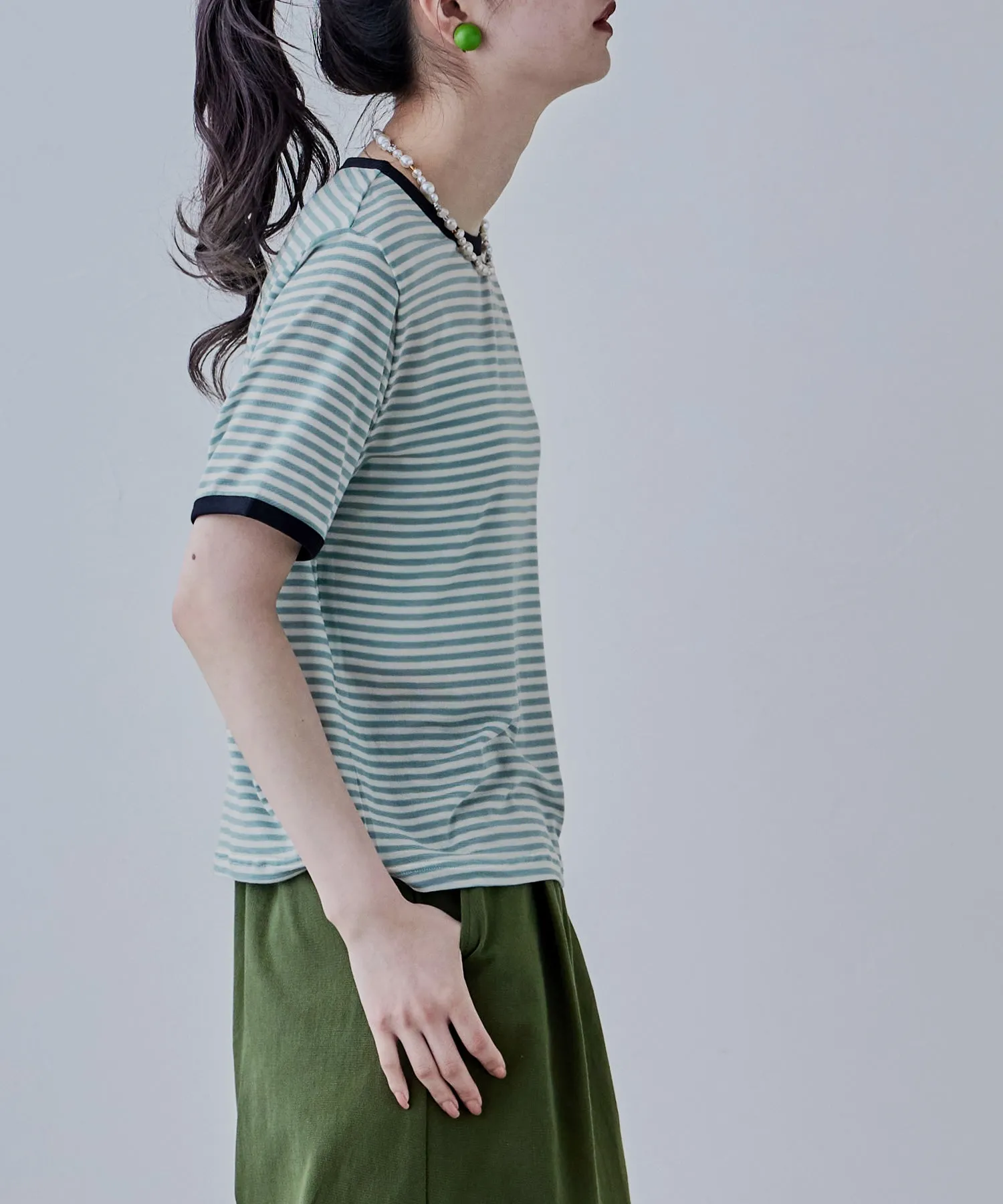 Ringer neck sheer border tee