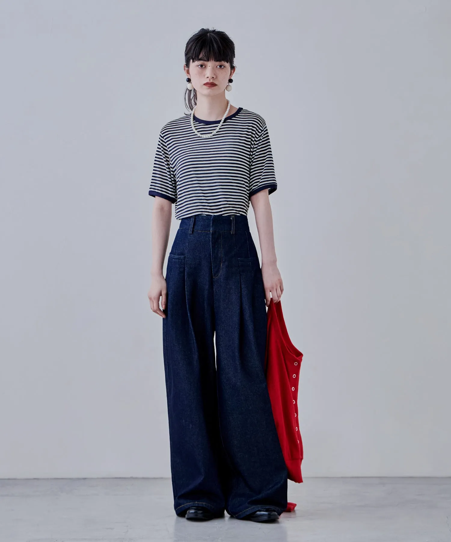Ringer neck sheer border tee